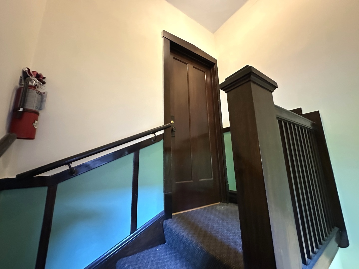 4614 N Sacramento Avenue Unit: 3
