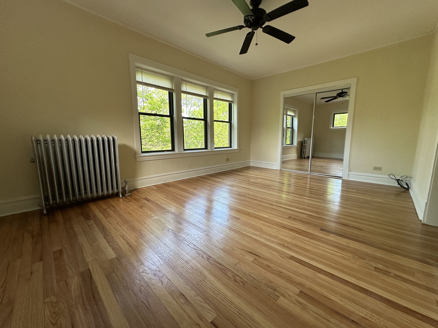 4614 N Sacramento Avenue Unit: 3