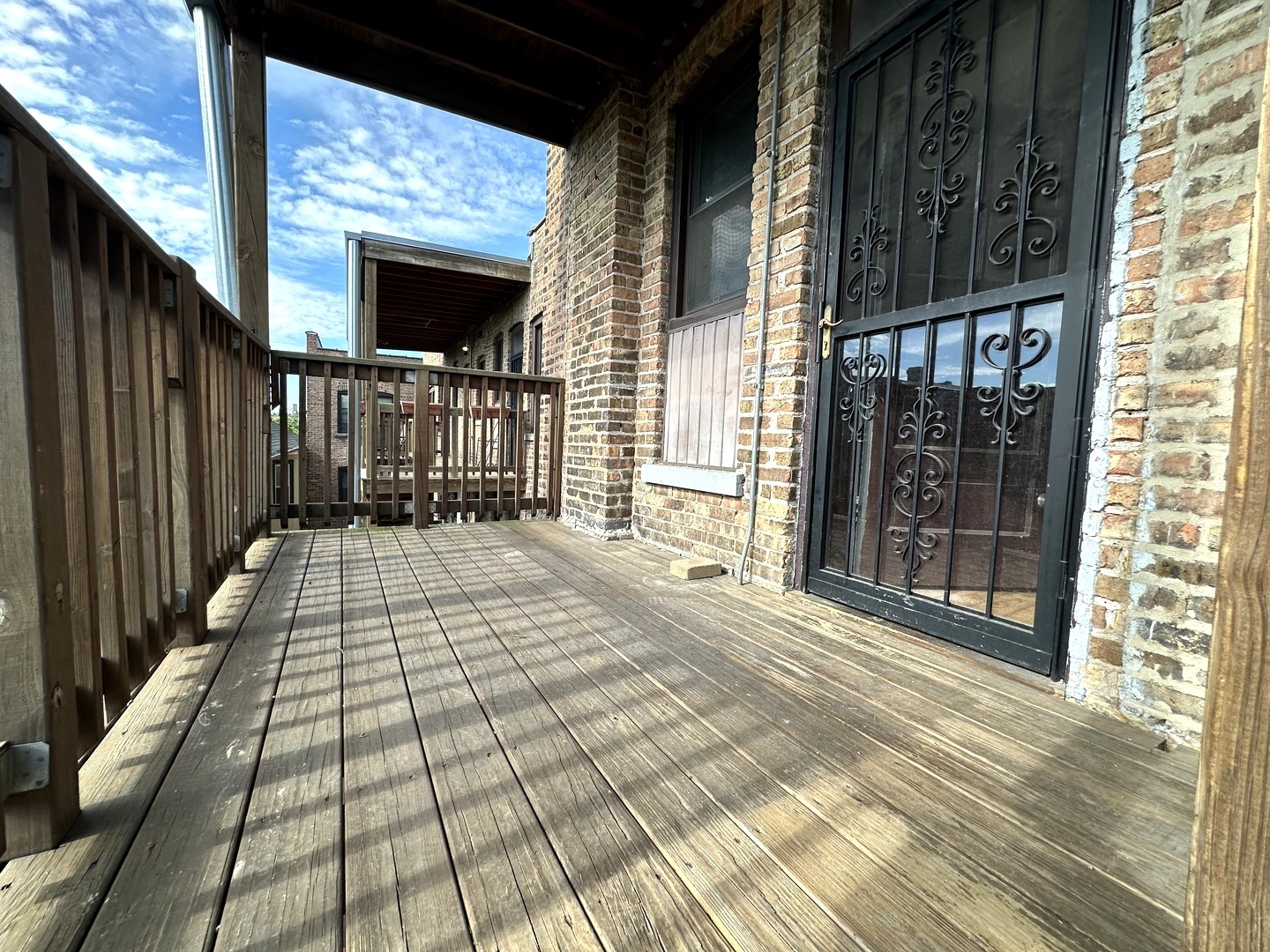 4614 N Sacramento Avenue Unit: 3