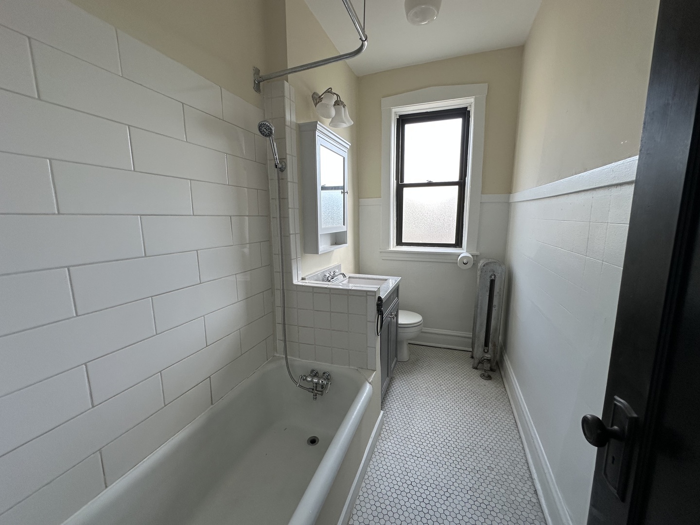 4614 N Sacramento Avenue Unit: 3