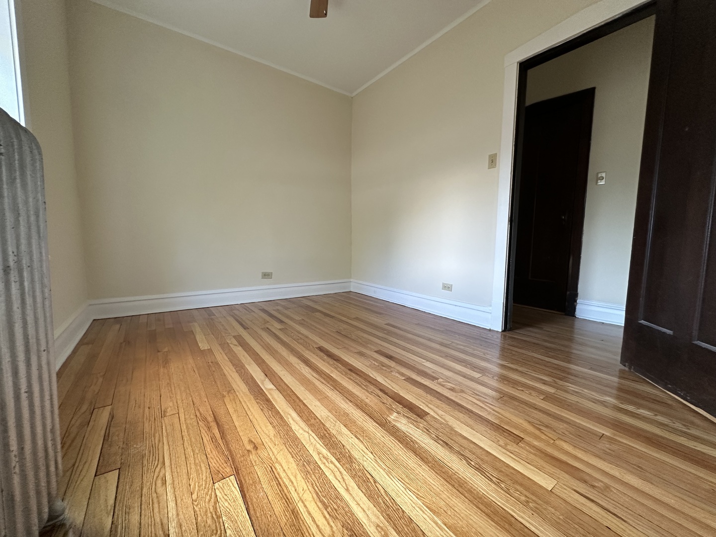 4614 N Sacramento Avenue Unit: 3