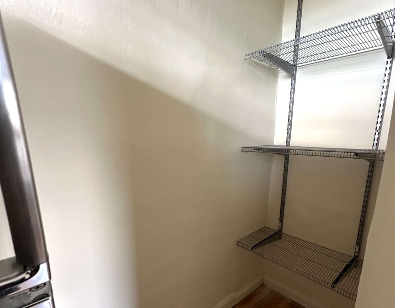 4614 N Sacramento Avenue Unit: 3