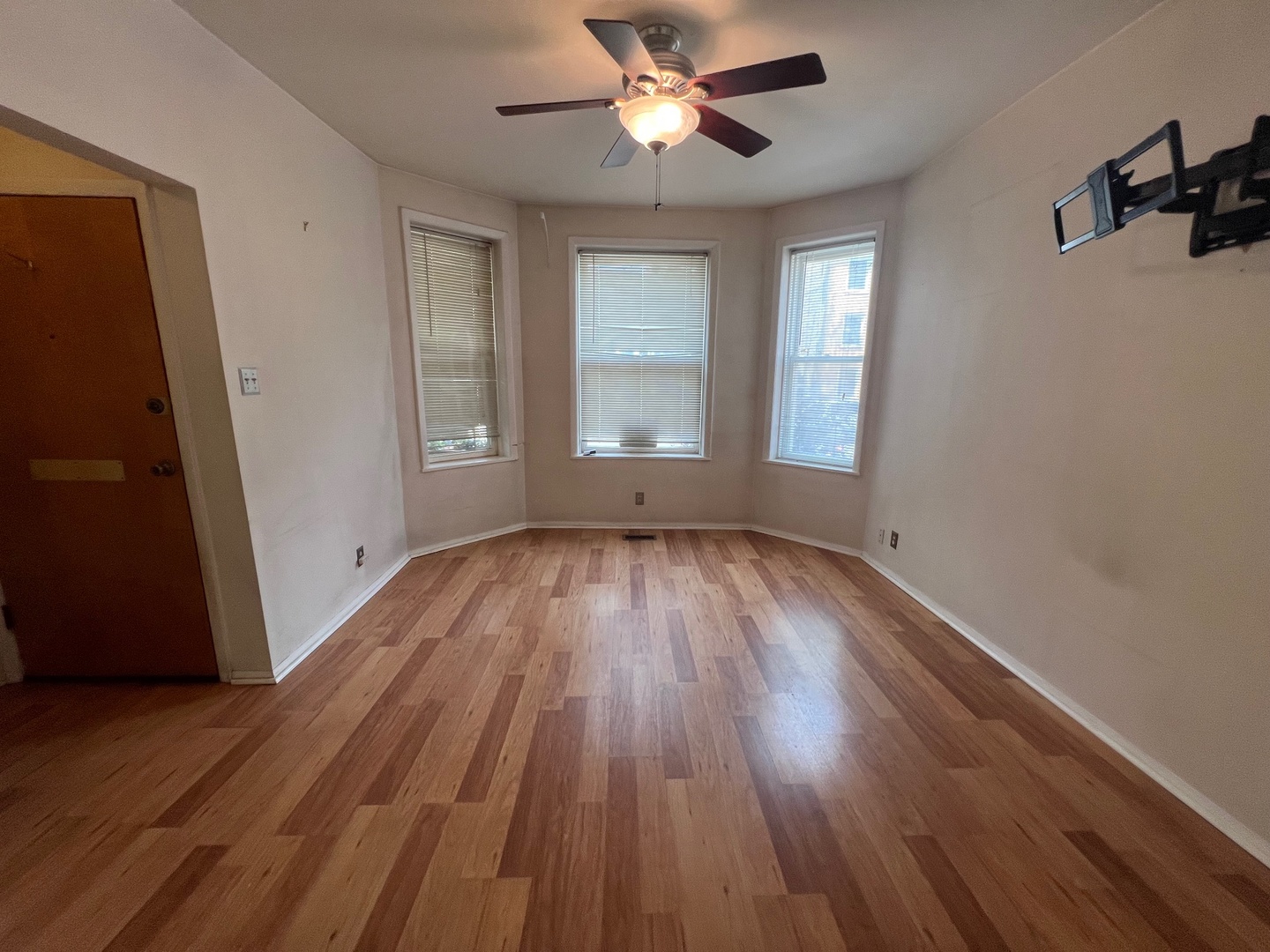 2515 W Argyle Avenue Unit: 1