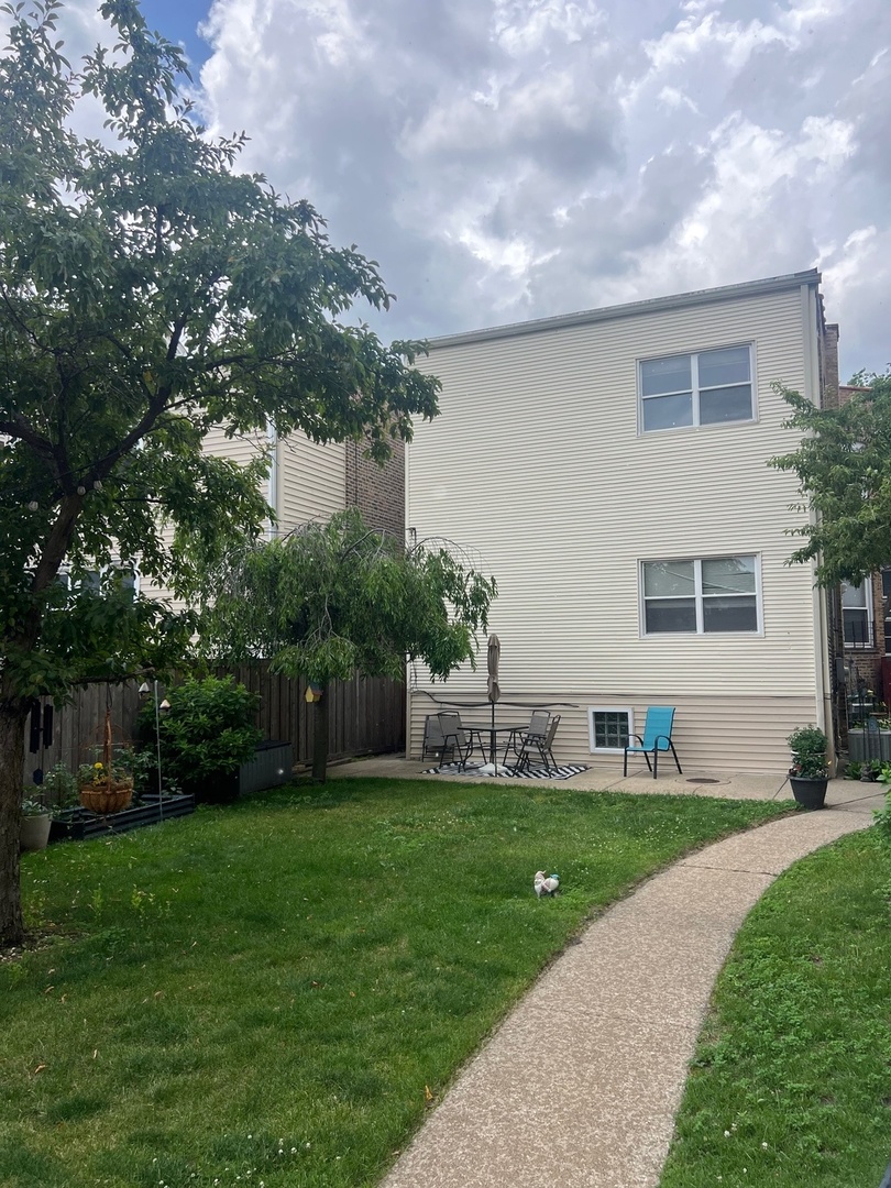 2515 W Argyle Avenue Unit: 1