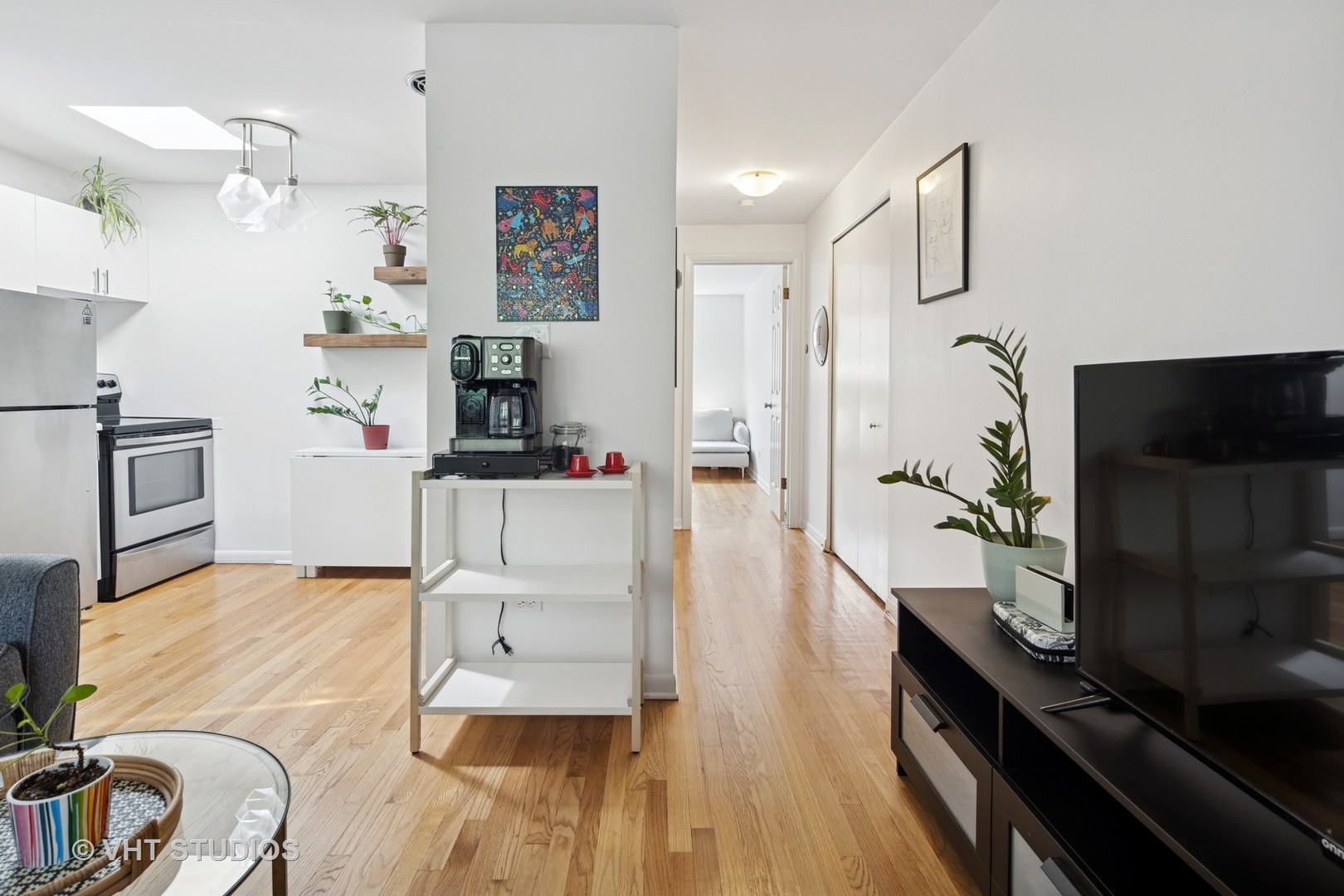 4258 N GREENVIEW Avenue Unit: 3B