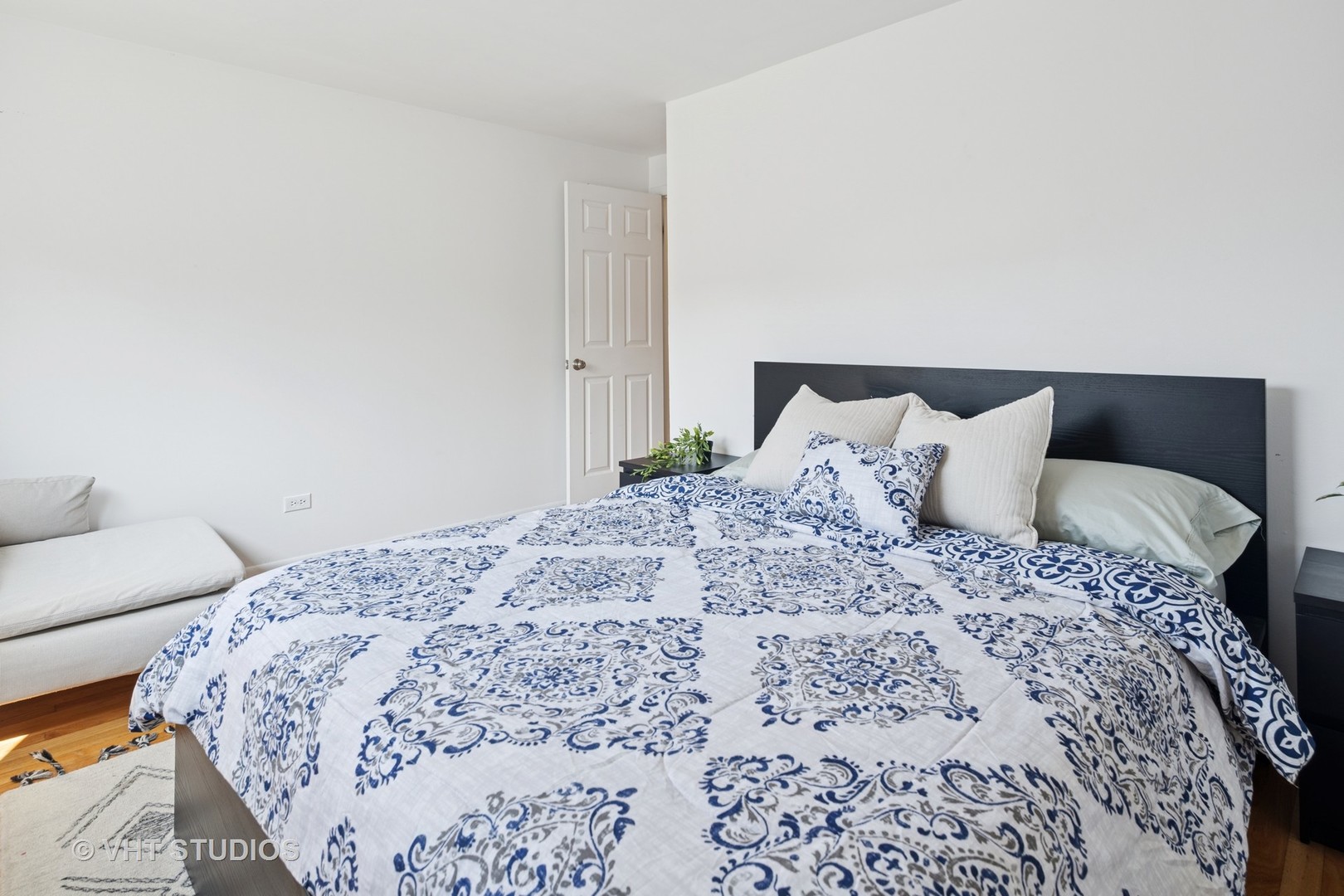 4258 N GREENVIEW Avenue Unit: 3B