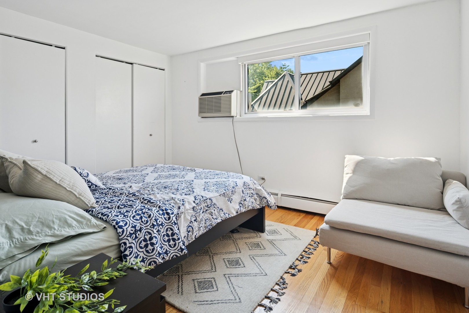 4258 N GREENVIEW Avenue Unit: 3B