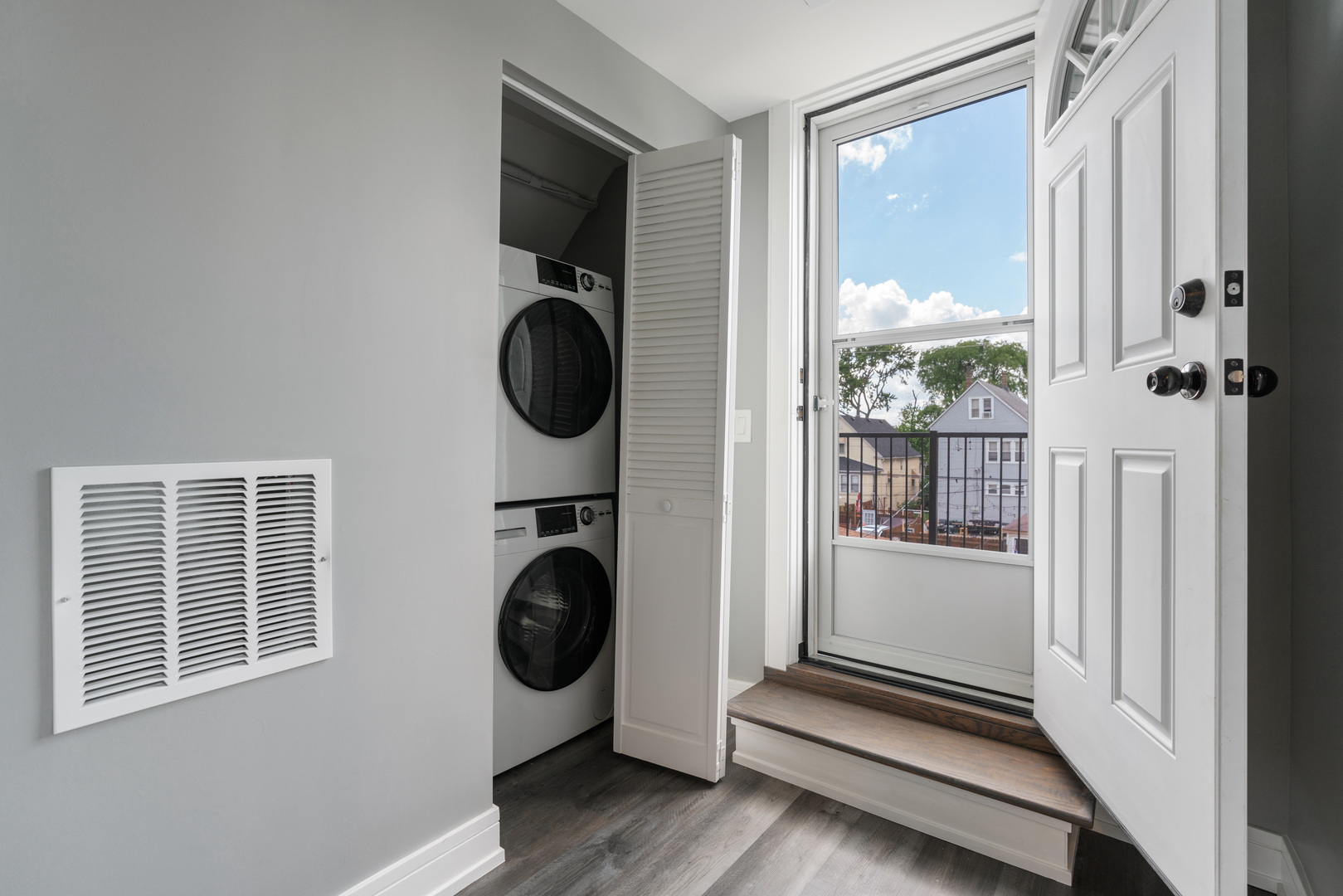 4624 N Springfield Avenue