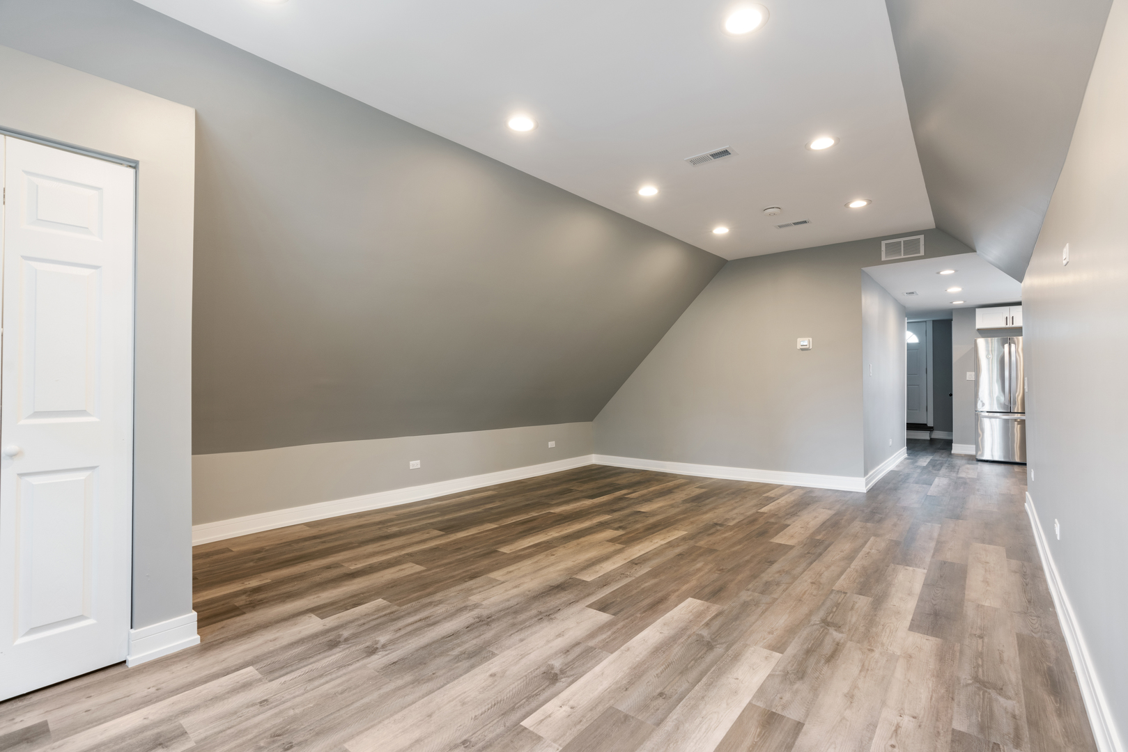 4624 N Springfield Avenue