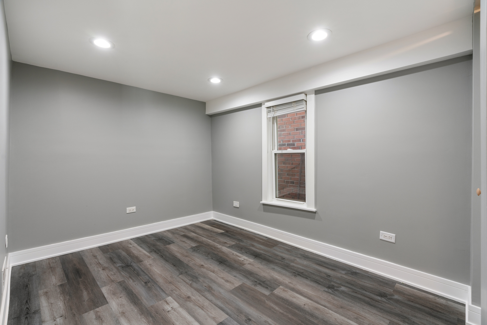 4624 N Springfield Avenue