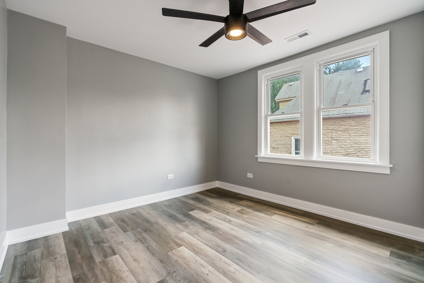 4624 N Springfield Avenue