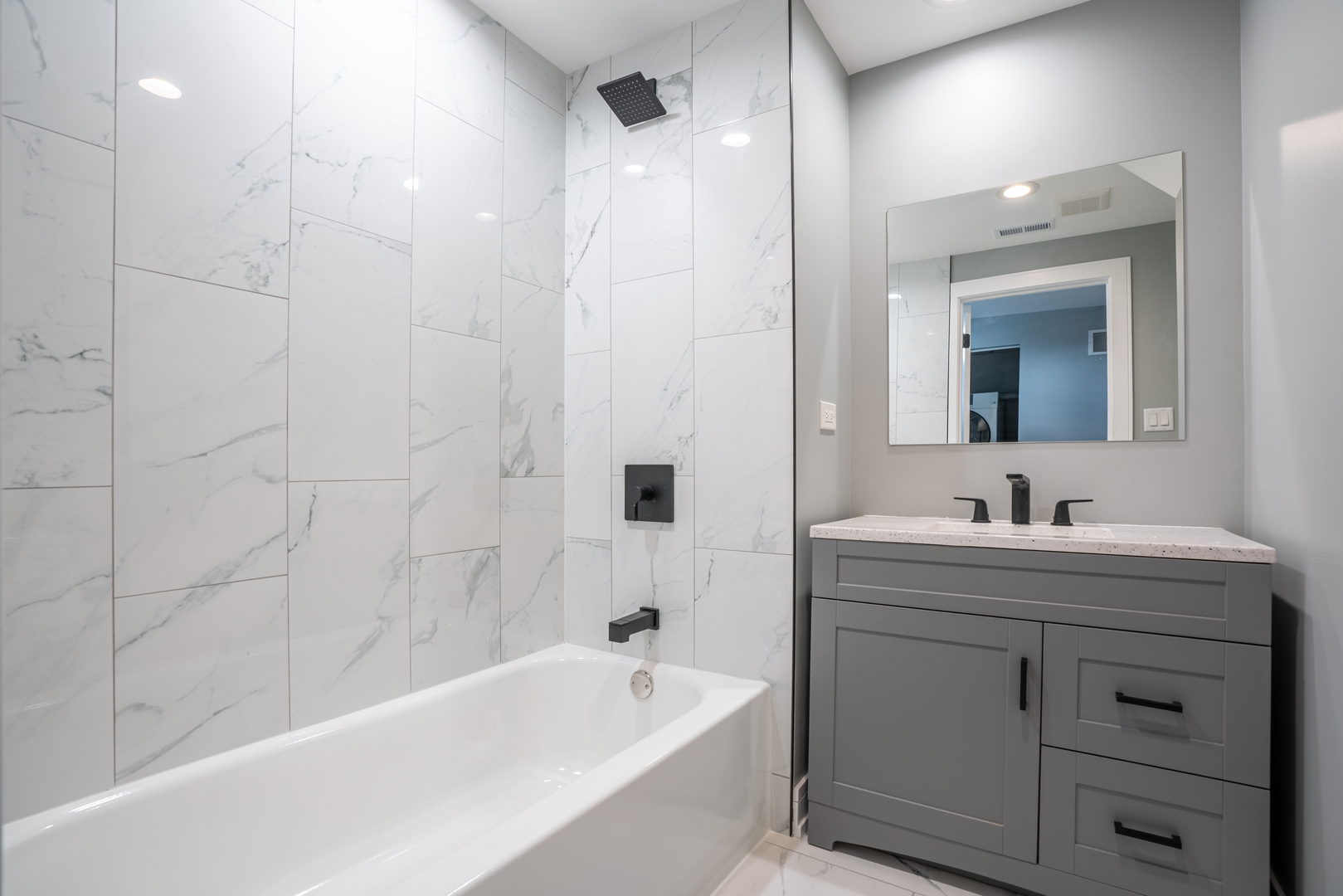 4624 N Springfield Avenue