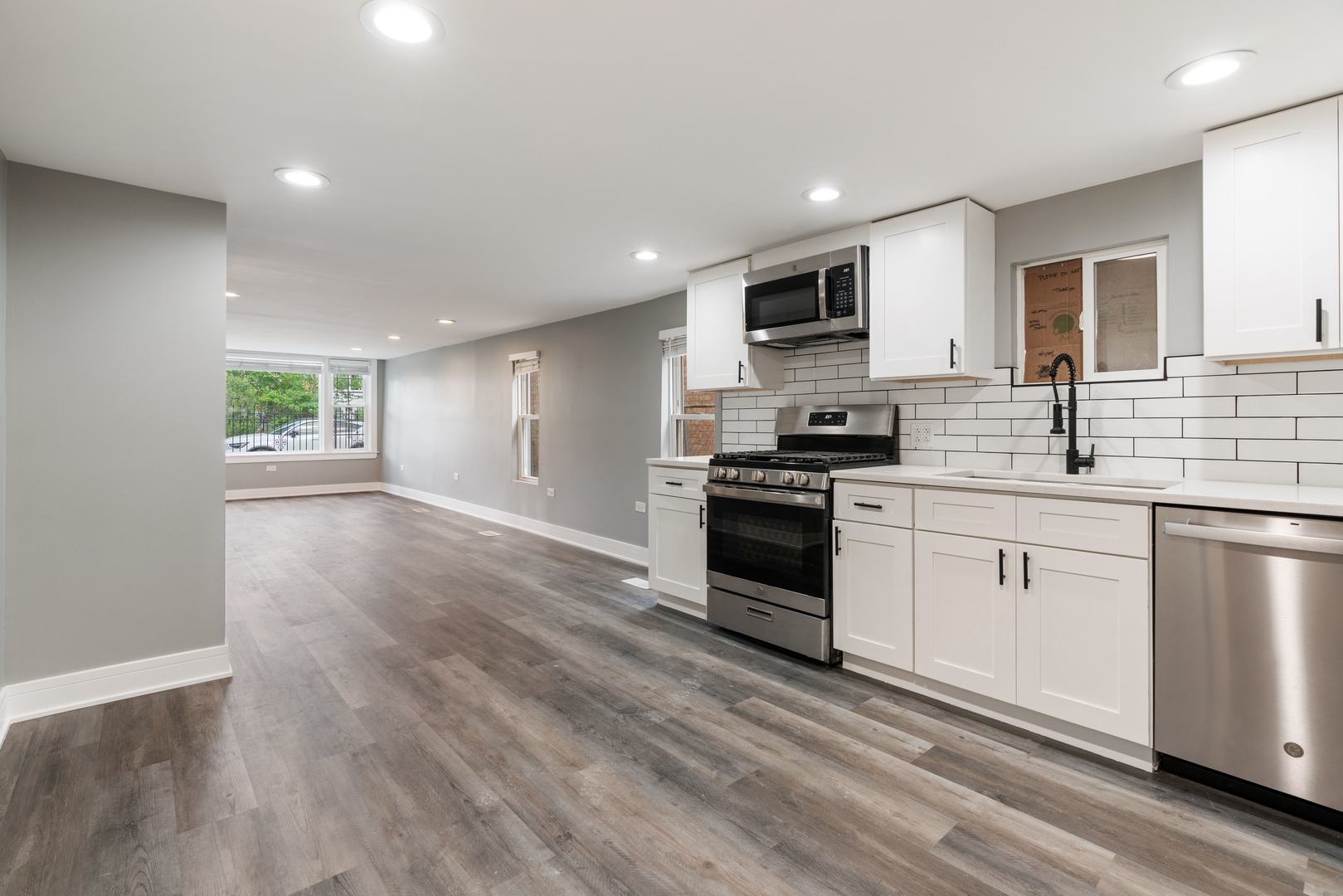 4624 N Springfield Avenue