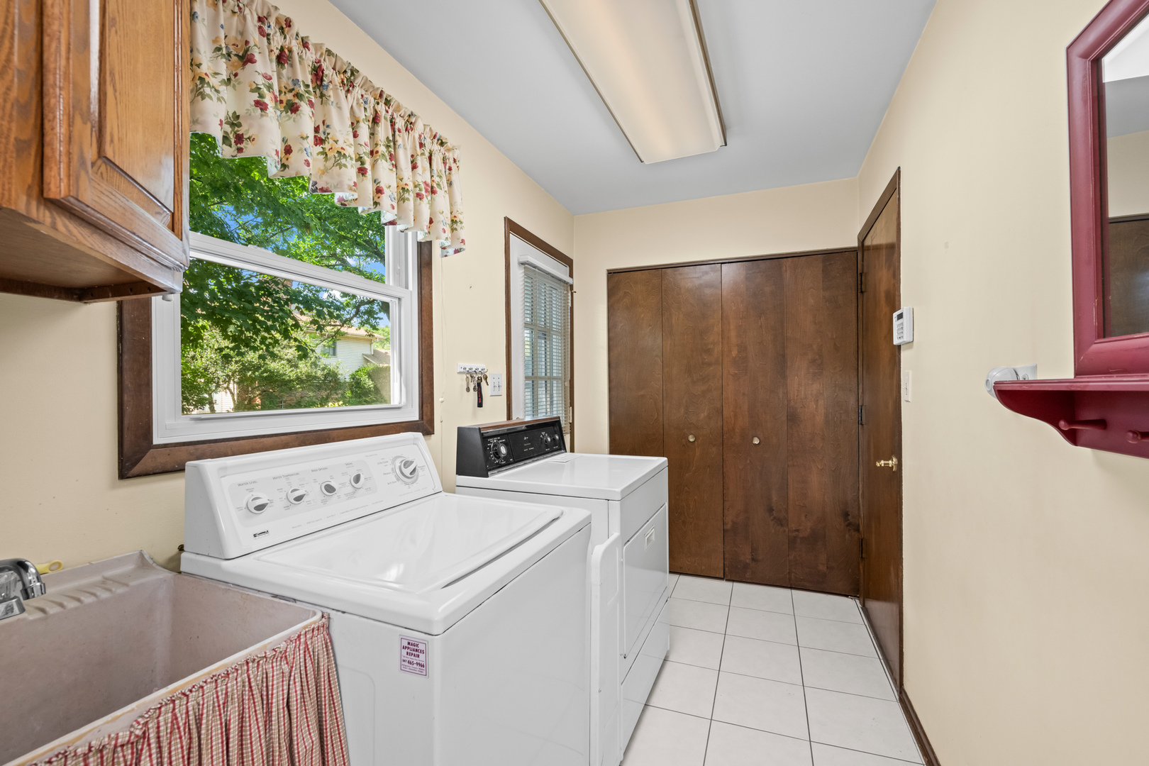 1507 W Plymouth Drive