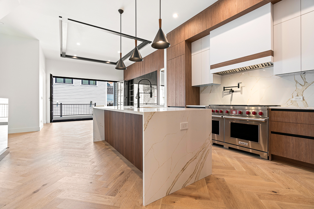 1342 W Wellington Avenue