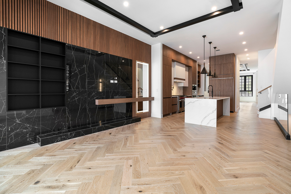 1342 W Wellington Avenue