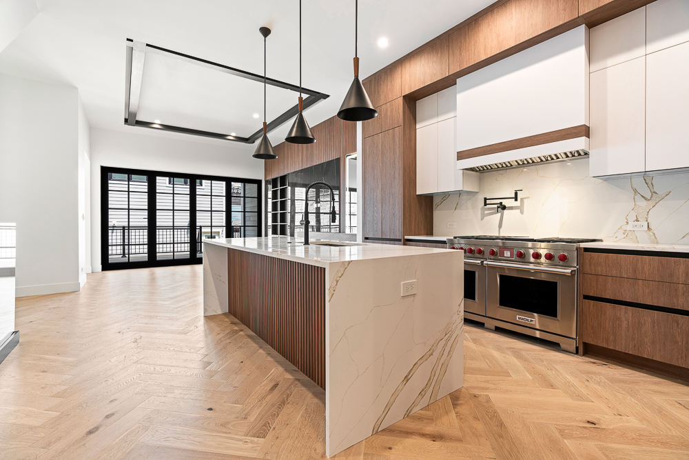 1342 W Wellington Avenue