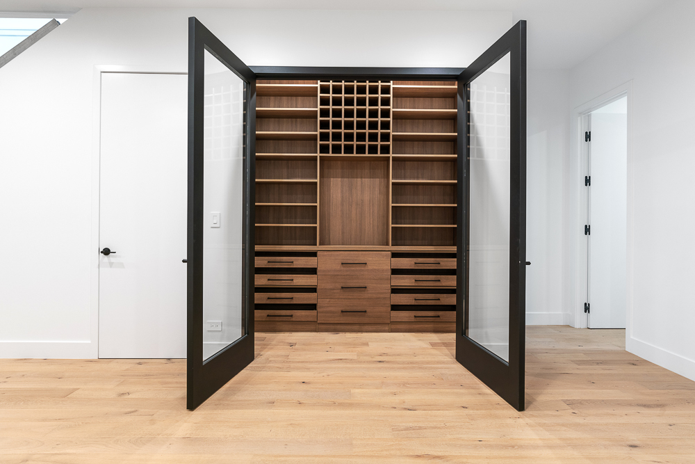 1342 W Wellington Avenue