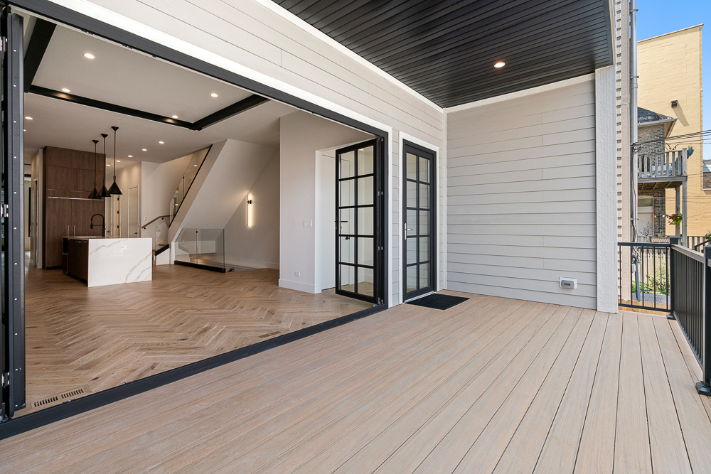 1342 W Wellington Avenue