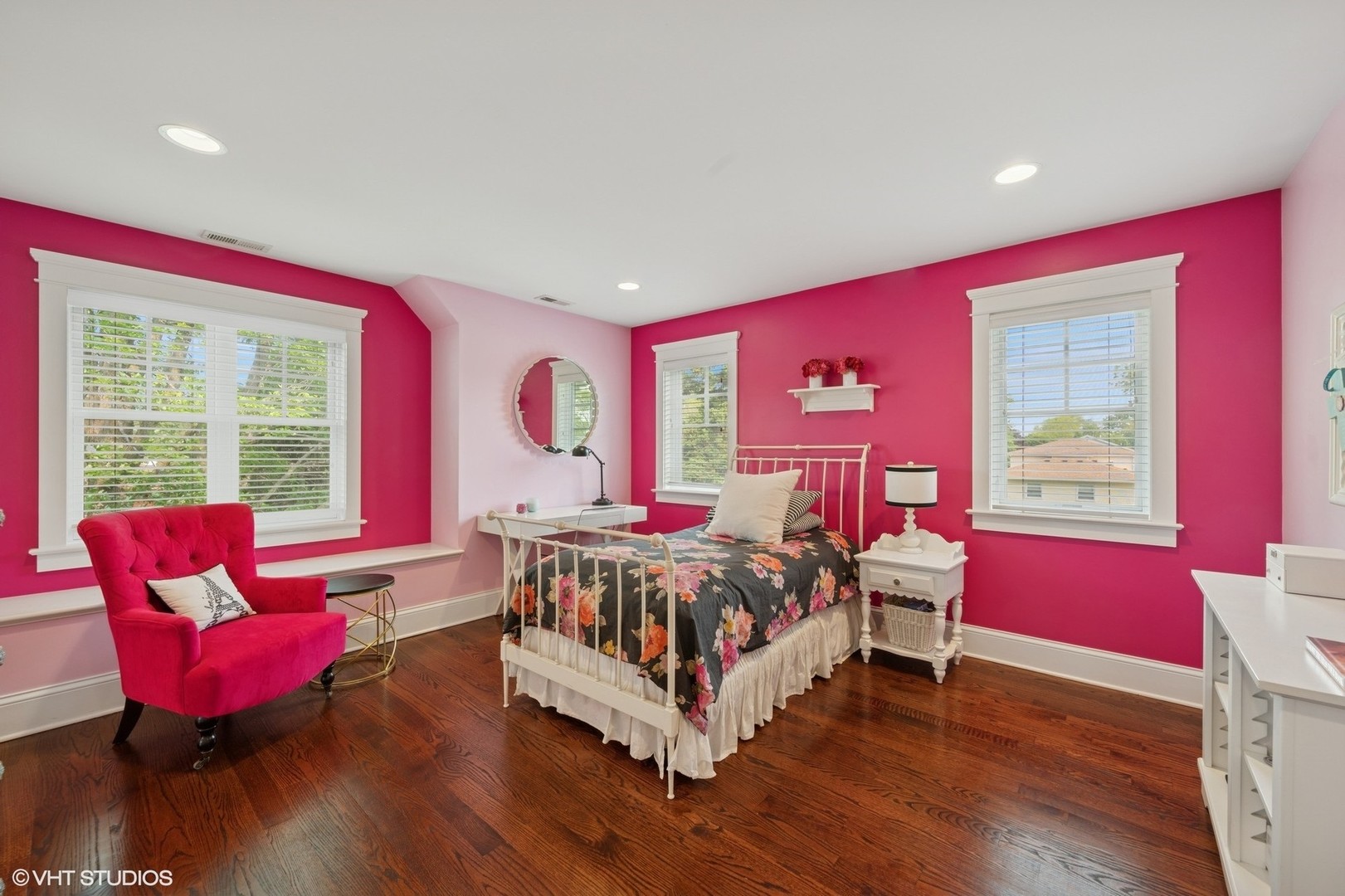 1605 N Chicago Avenue