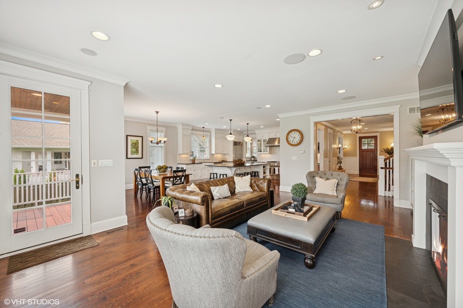 1605 N Chicago Avenue