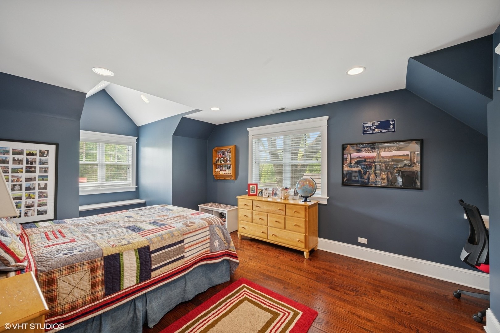 1605 N Chicago Avenue