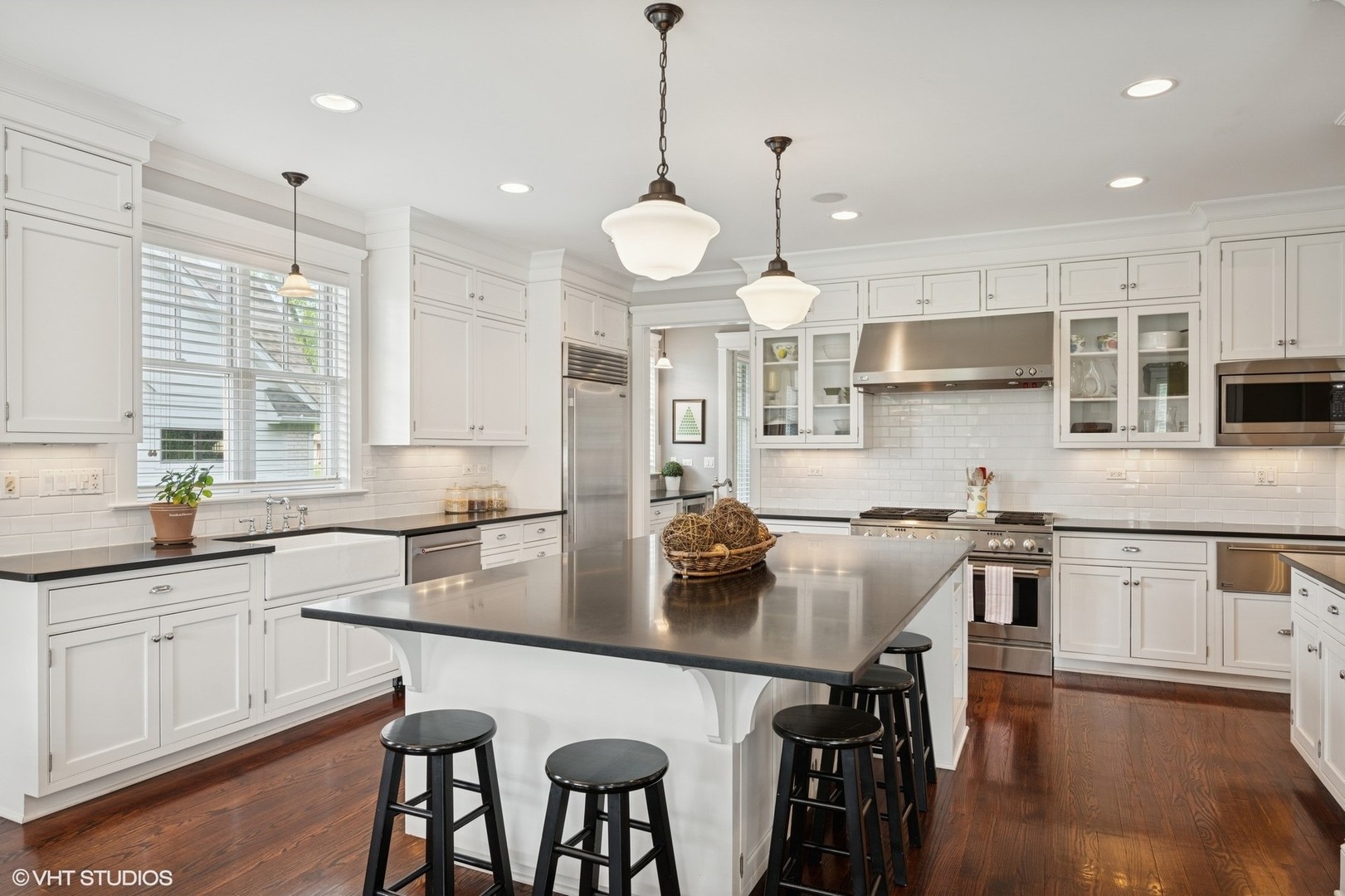 1605 N Chicago Avenue