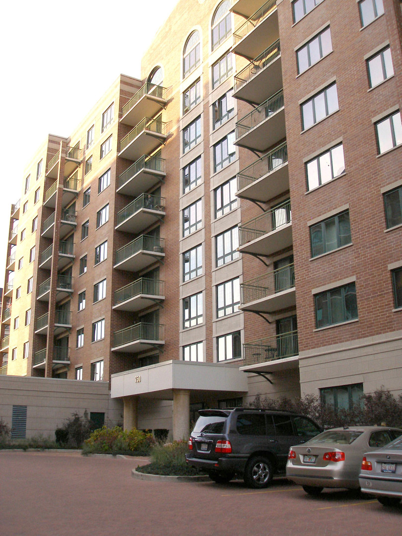 750 Pearson Street Unit: 812