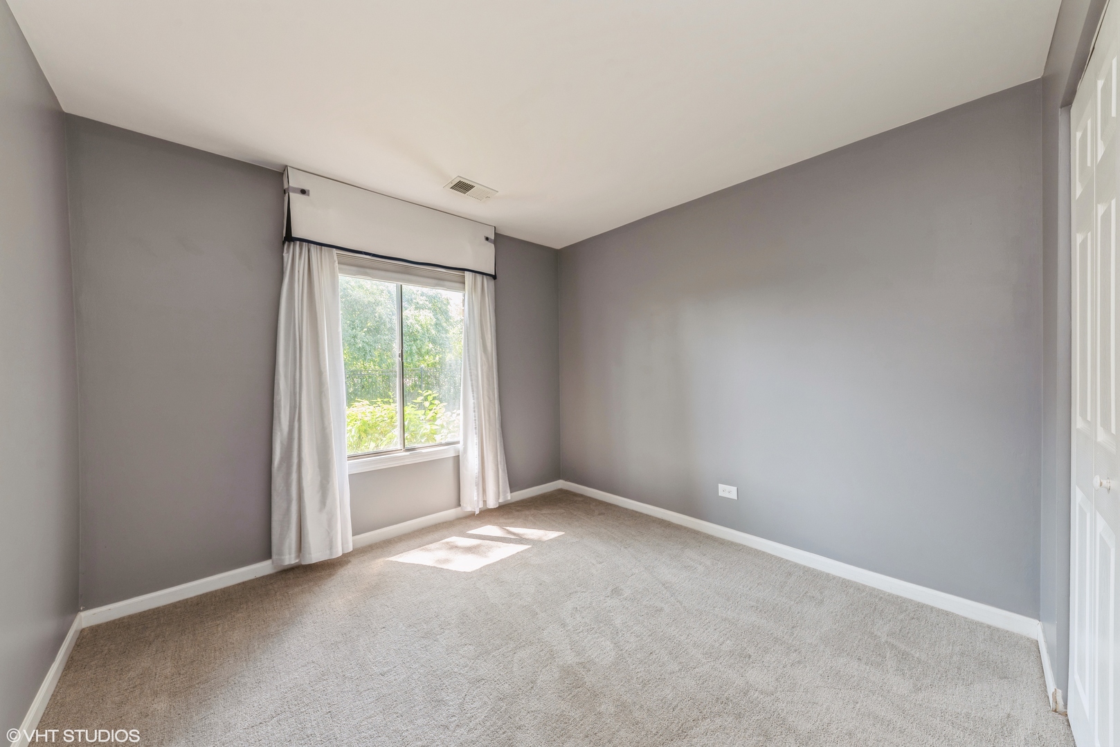 831 E Coach Road Unit: 1