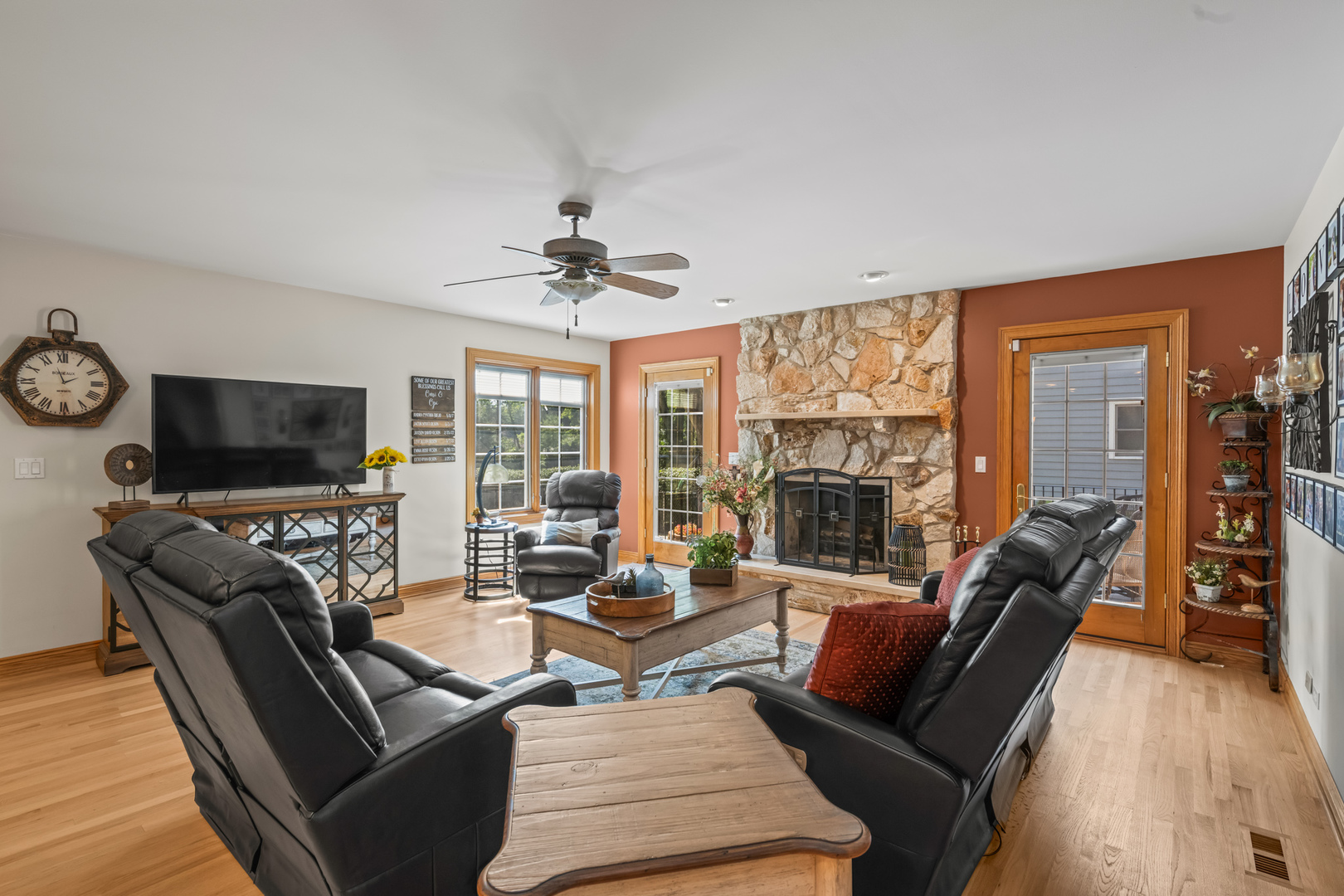 429 W KENILWORTH Avenue