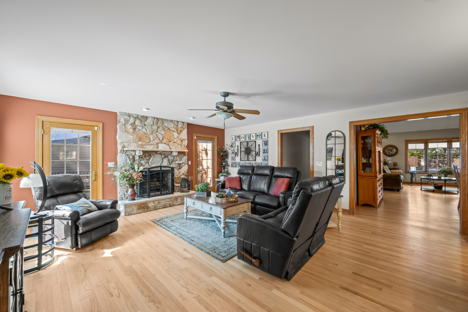 429 W KENILWORTH Avenue