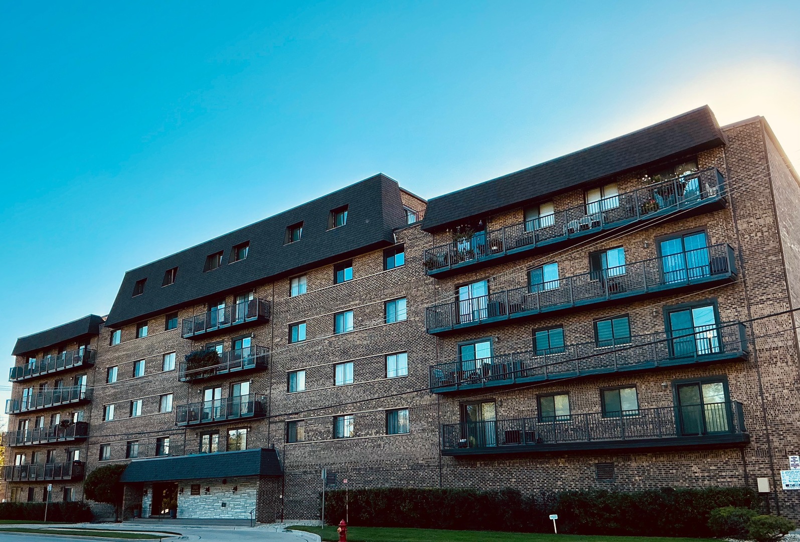 960 S River Road Unit: 408