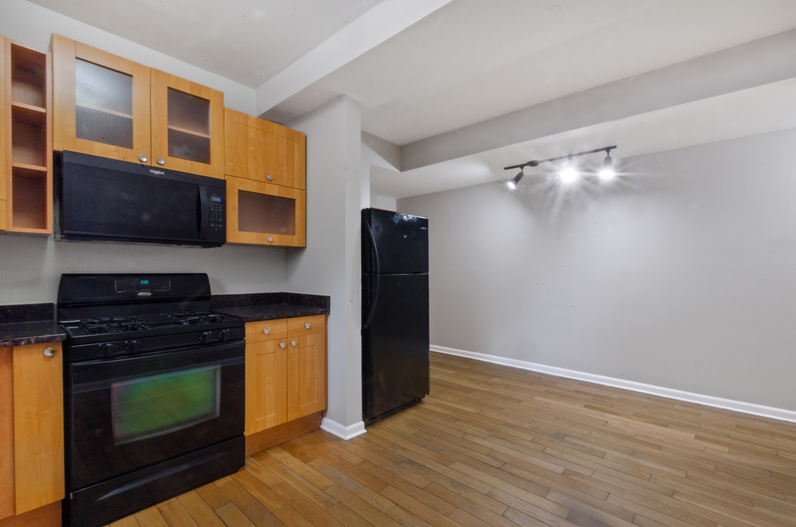 3908 W Ainslie Street Unit: G