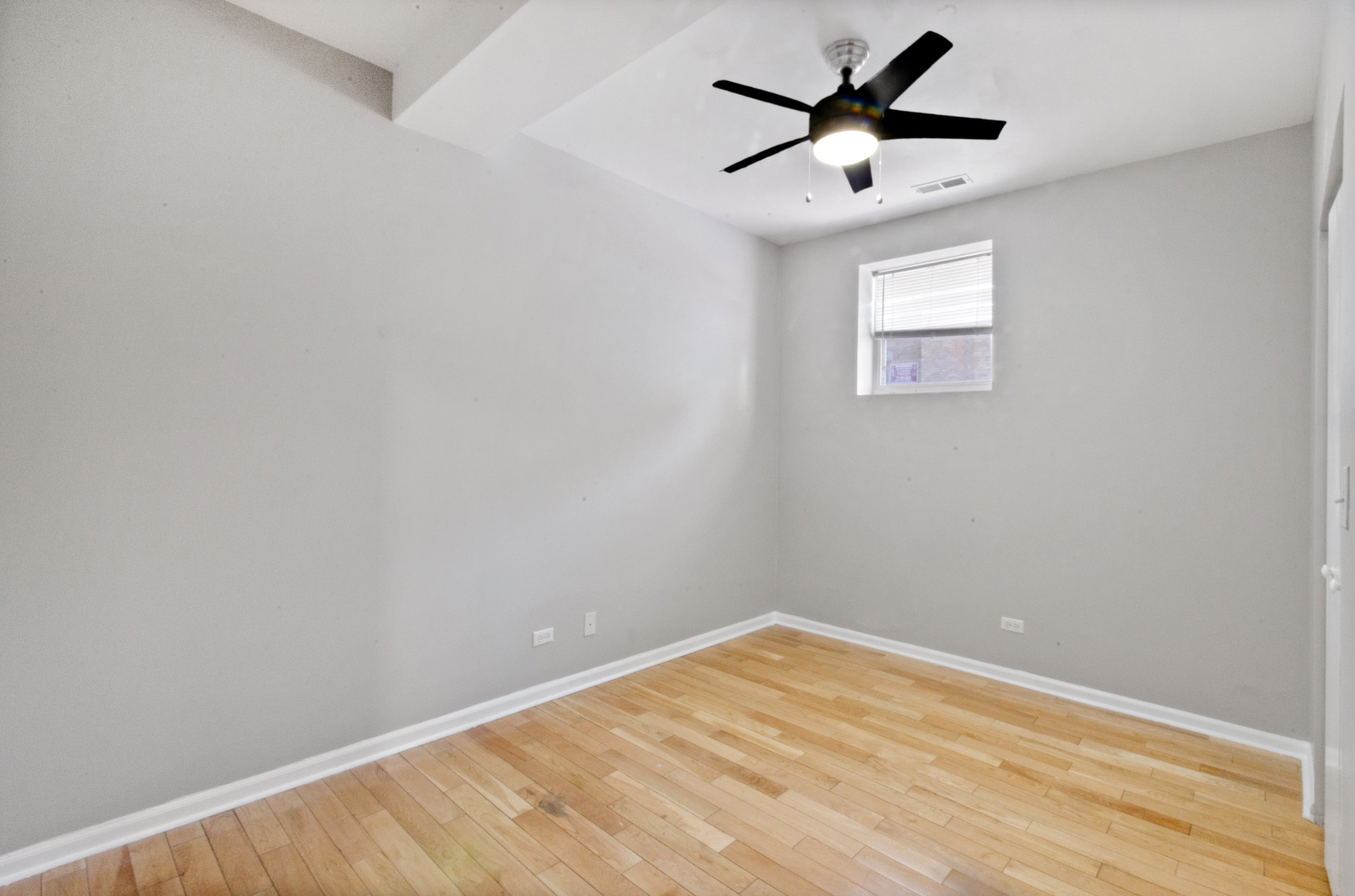 3908 W Ainslie Street Unit: G