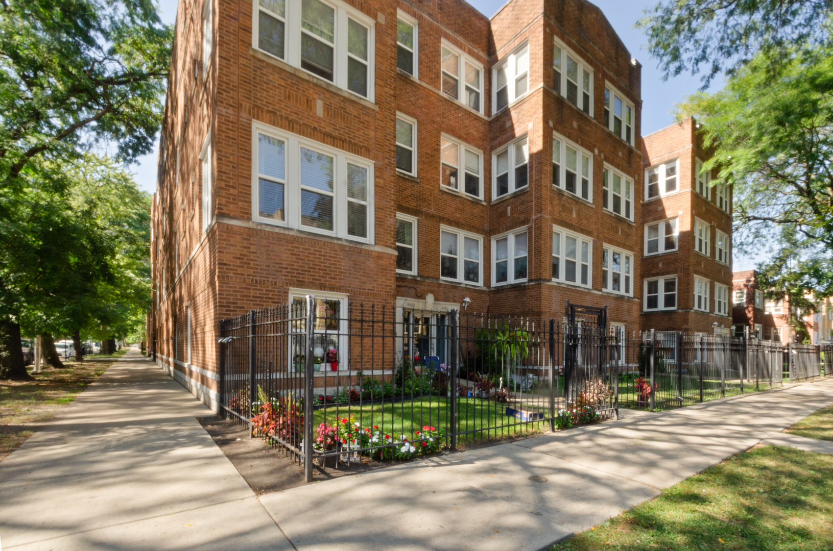 3908 W Ainslie Street Unit: G