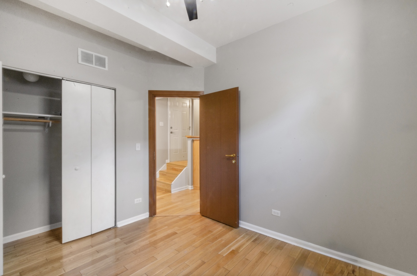 3908 W Ainslie Street Unit: G