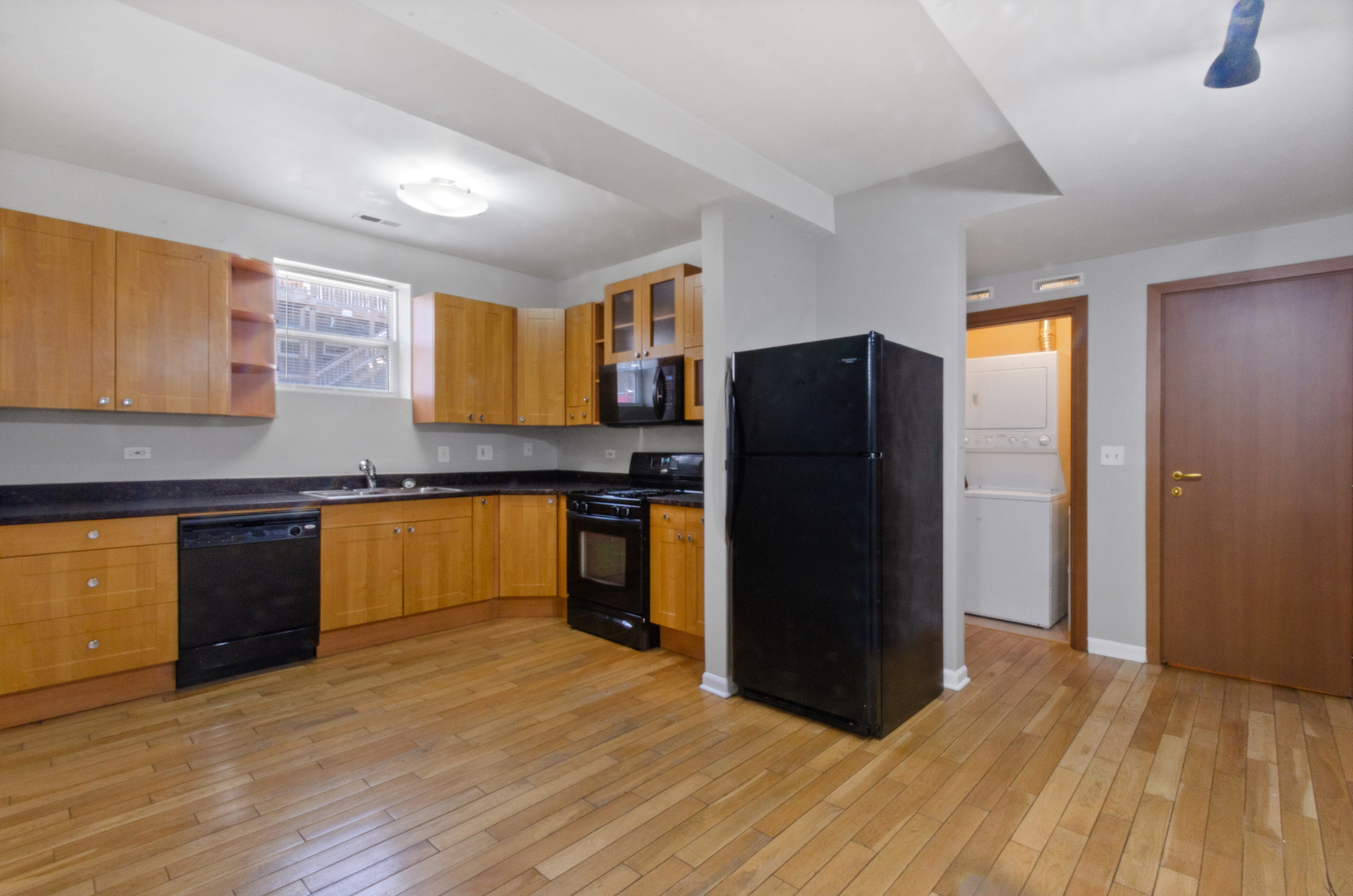 3908 W Ainslie Street Unit: G