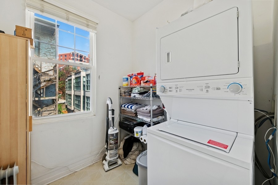 3219 N Halsted Street