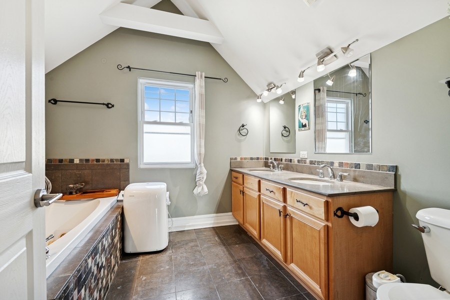 3219 N Halsted Street