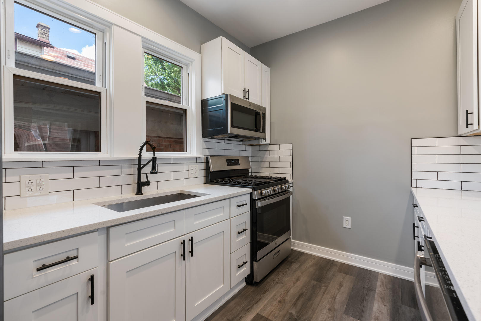 4624 N Springfield Avenue