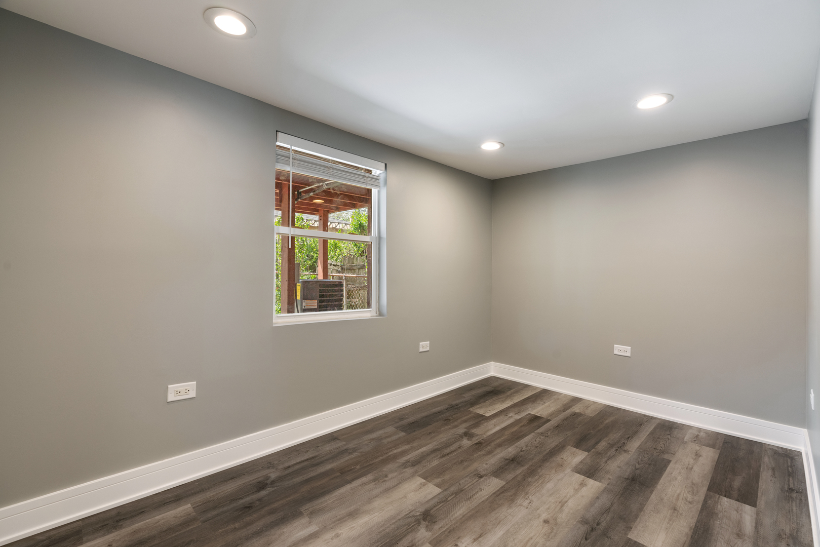 4624 N Springfield Avenue