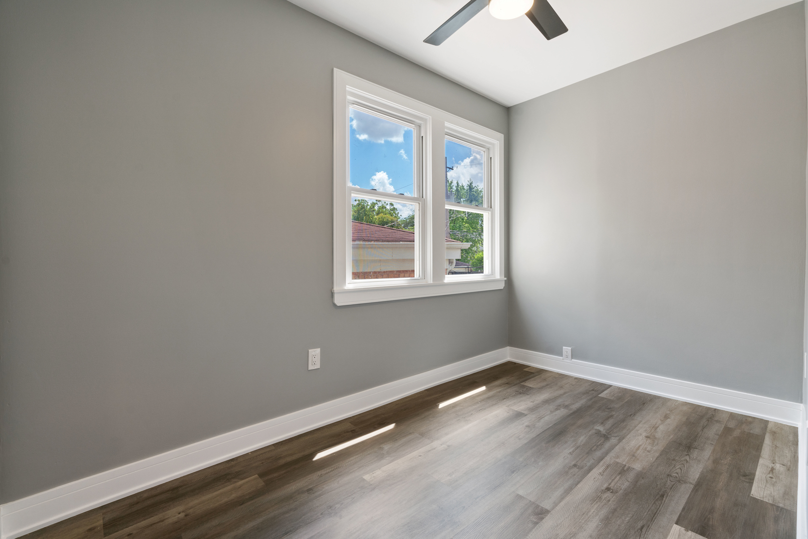 4624 N Springfield Avenue