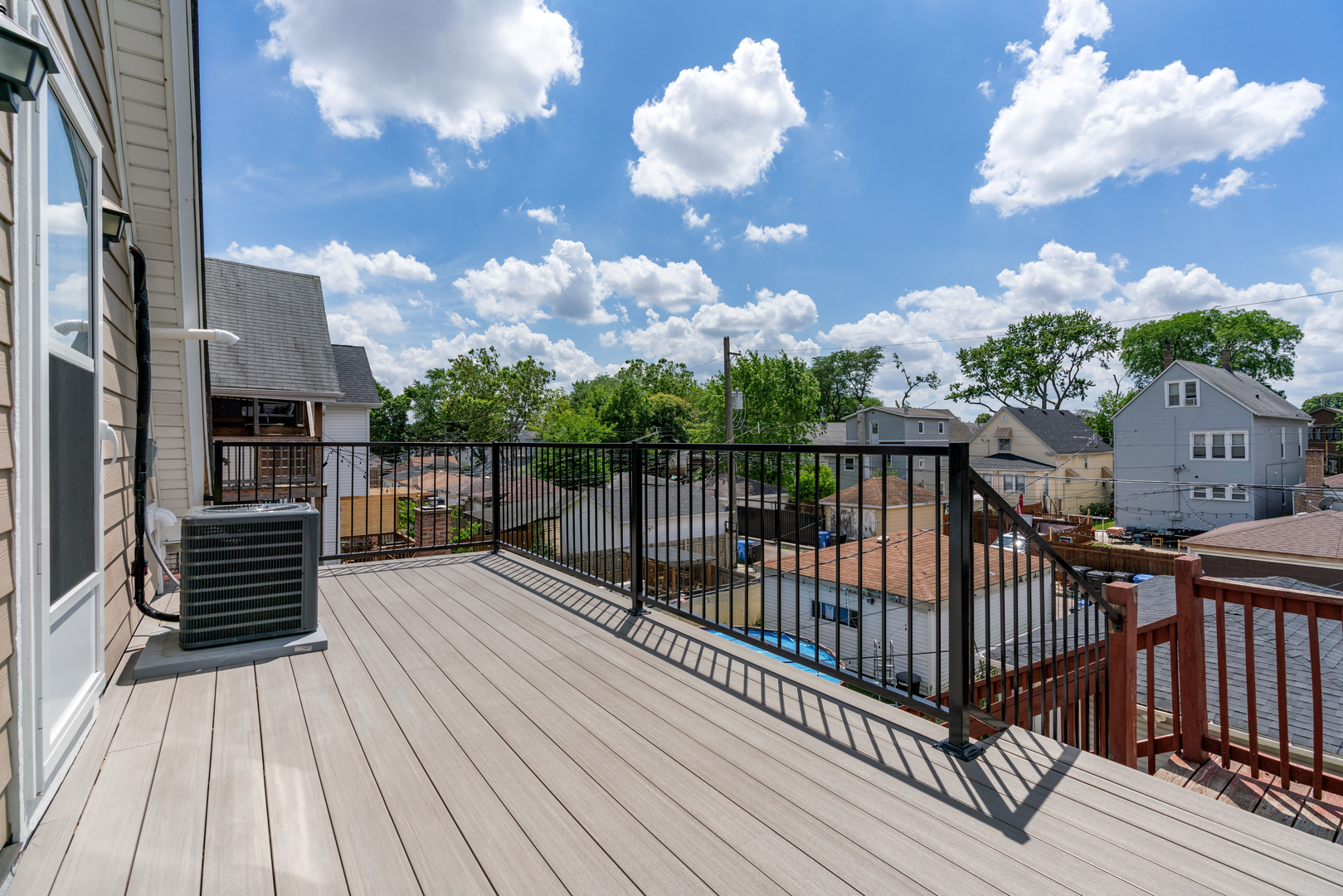 4624 N Springfield Avenue