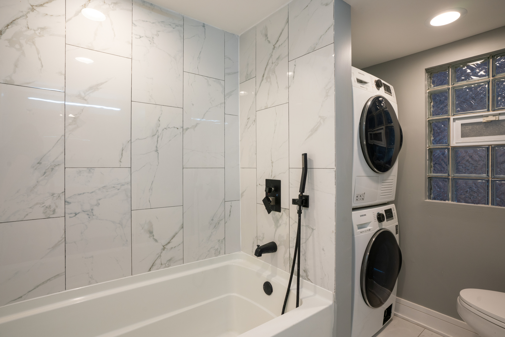 4624 N Springfield Avenue