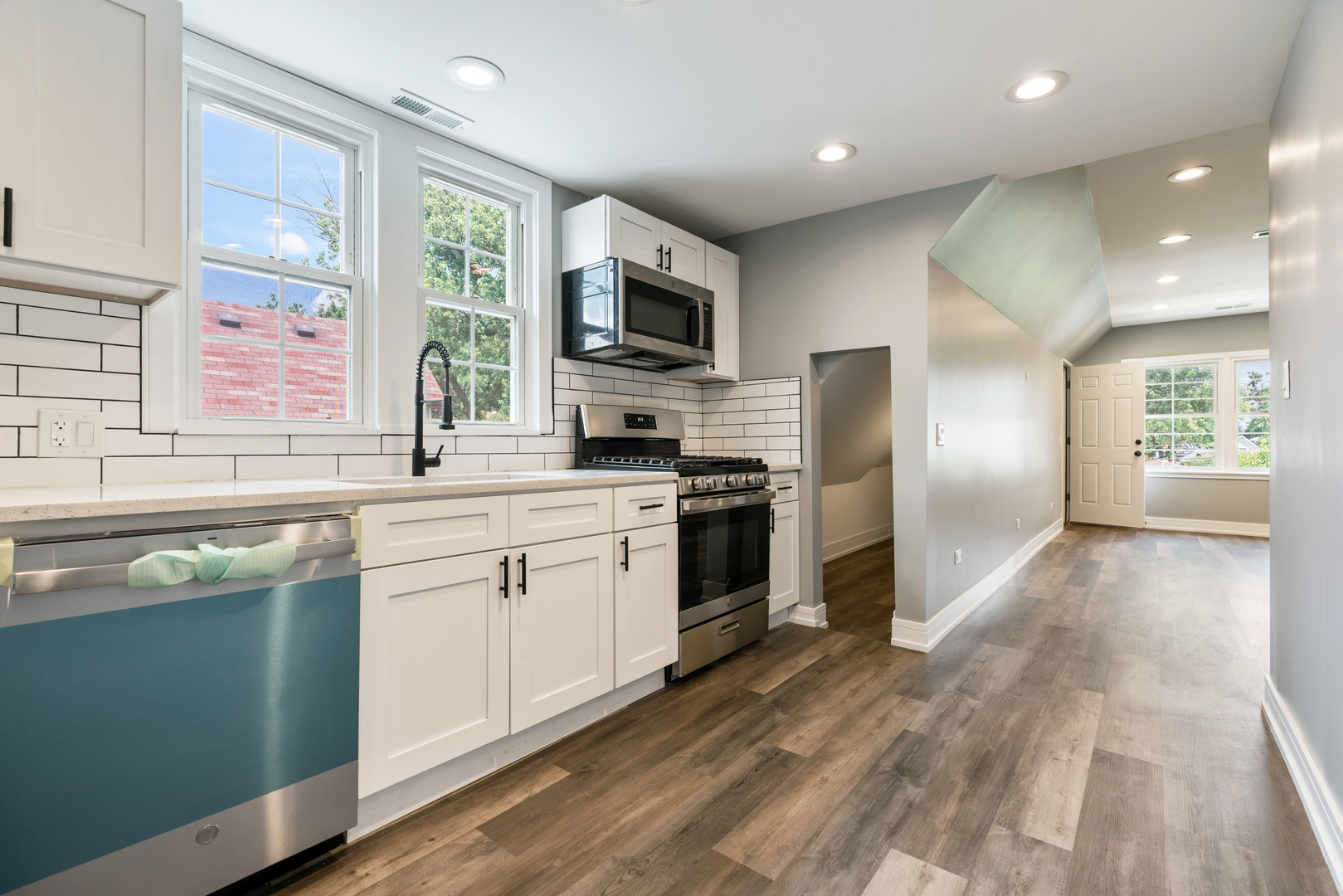 4624 N Springfield Avenue