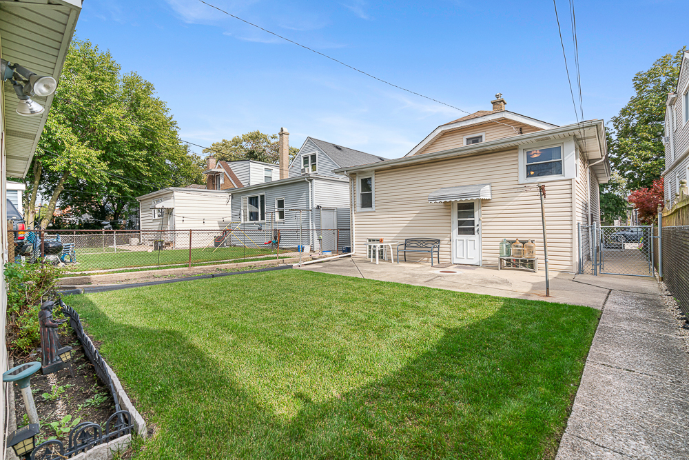 3518 N Odell Avenue