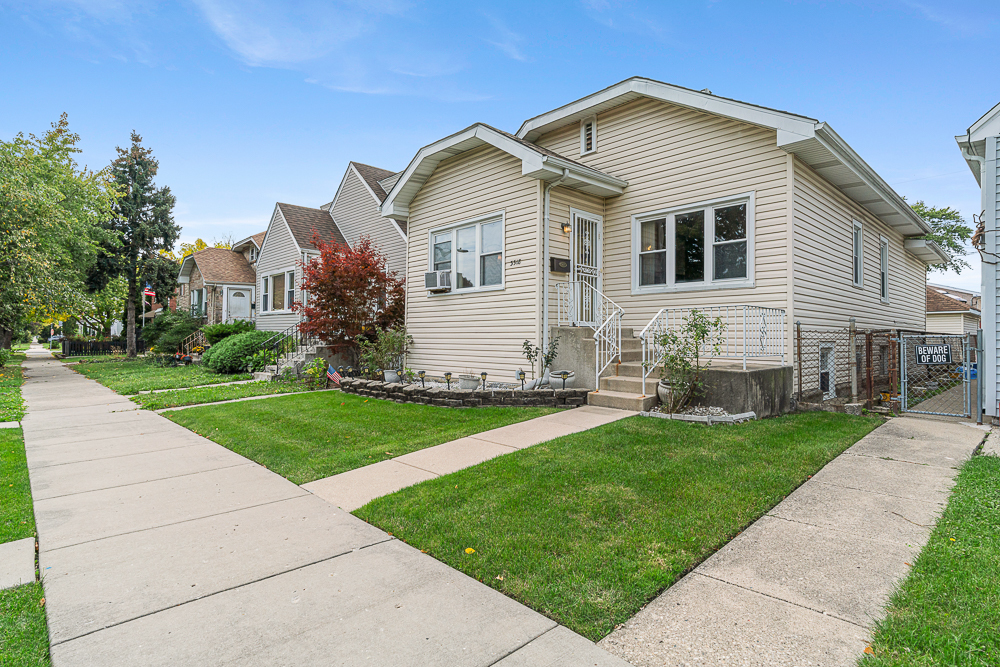 3518 N Odell Avenue