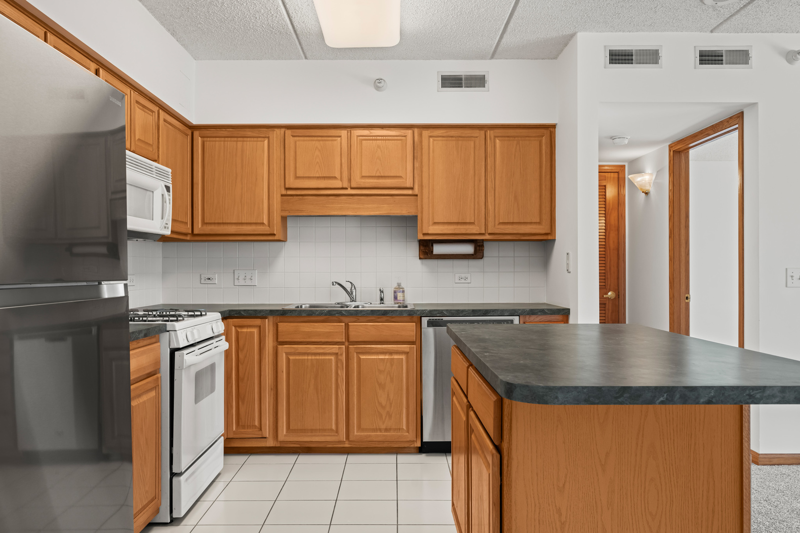 750 Pearson Street Unit: 812