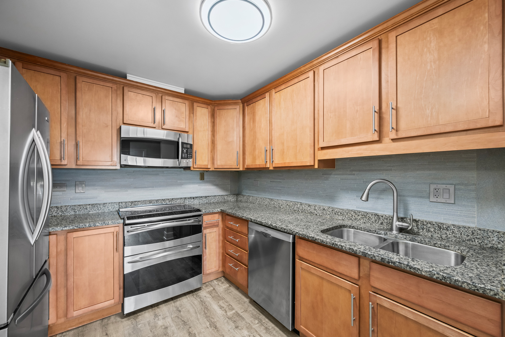 190 S Wood Dale Road Unit: 704