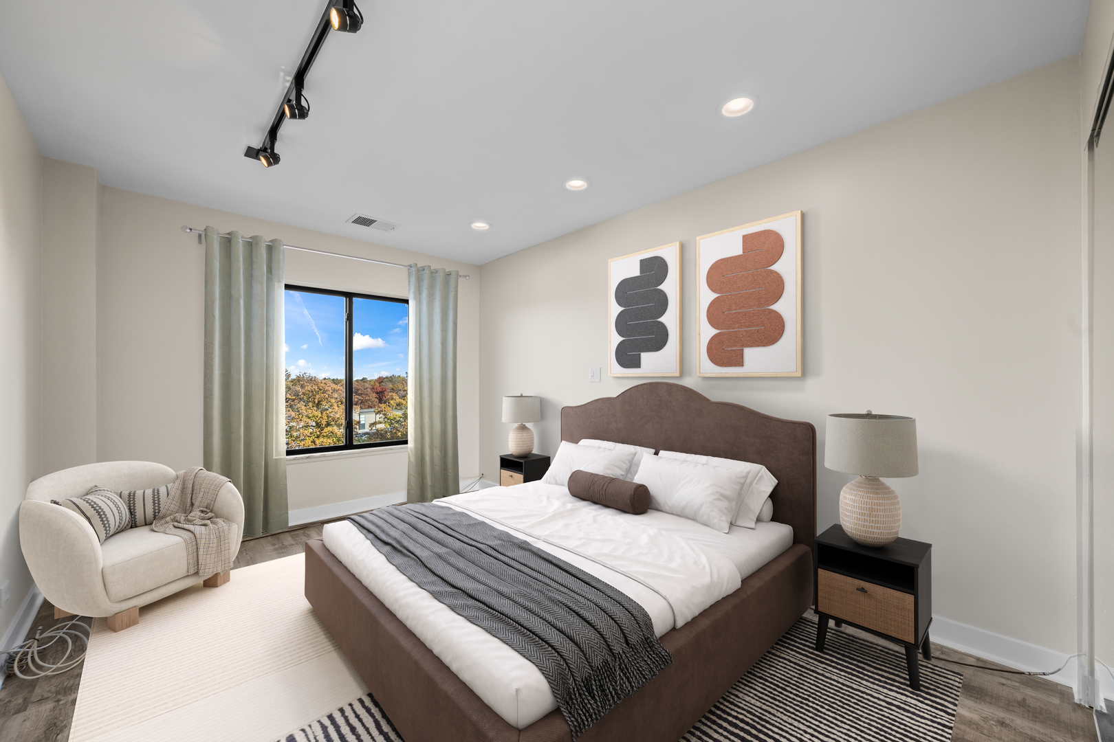 190 S Wood Dale Road Unit: 704